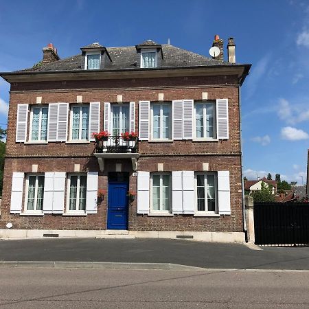 Maison Quatre Freres Bed & Breakfast Louviers Exterior photo